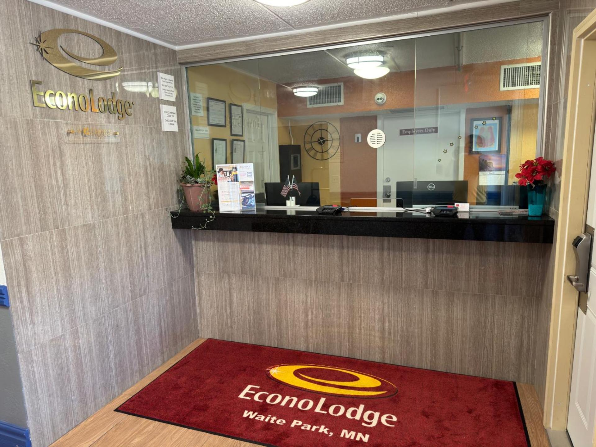 Econo Lodge Waite Park Exterior foto